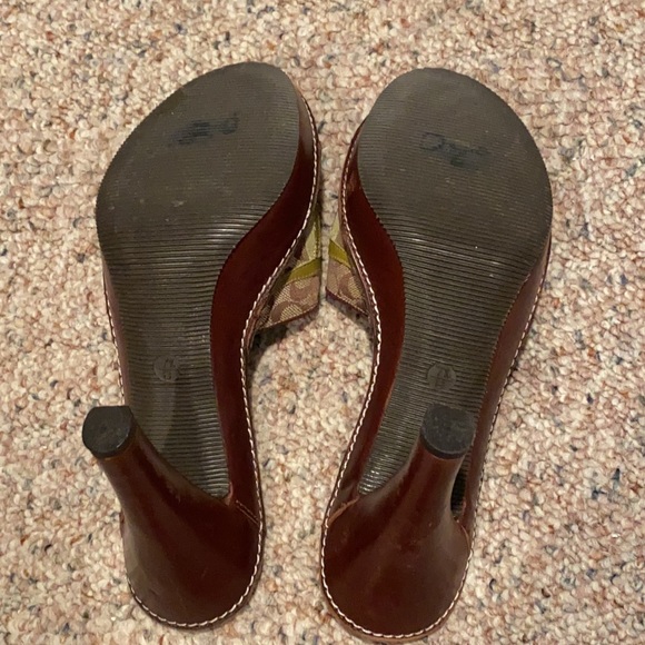 Coach Heels - Picture 2 of 5